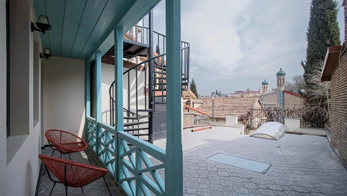 Chic Abanotubani Apt - Prime Location - By Wehost Tbilisi Apartment
