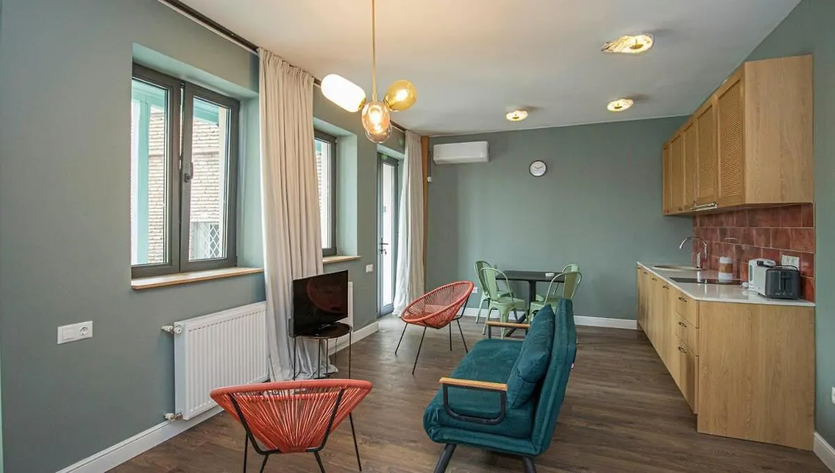 Chic Abanotubani Apt - Prime Location - By Wehost Tbilisi Apartment